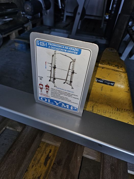 Suwnica Smitha MultiPower OLYMP G 026-1  z obciążonym  gryfem