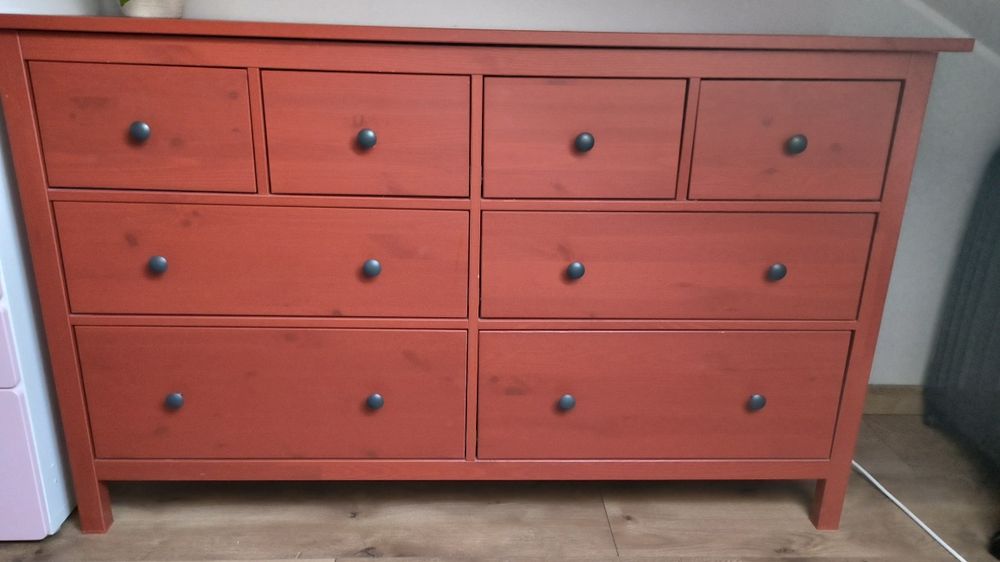 Komoda Hemnes Ikea czerwona