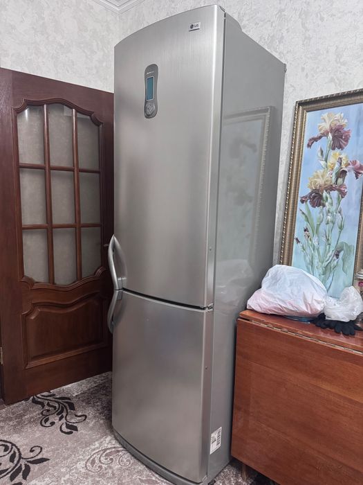 Холодильник LG двух метровый