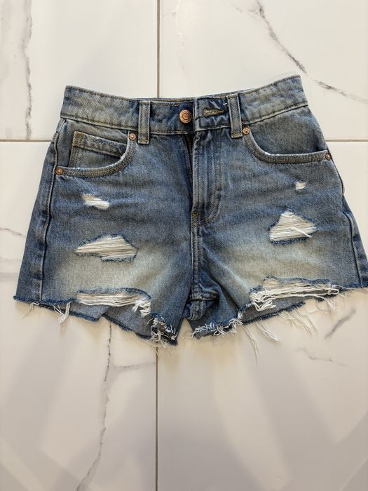 Джинсові шорти жіночі bershka сині розмір 32