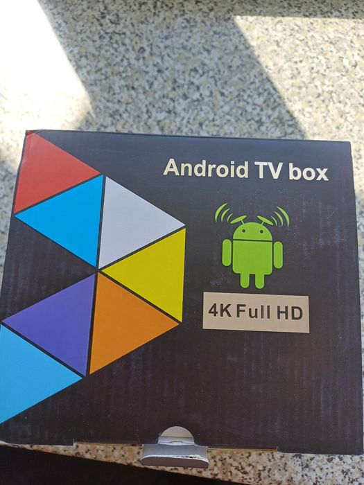NOWY Android TV Box 4K CSA91 2GB 16GB Pilot KODI Pudelko