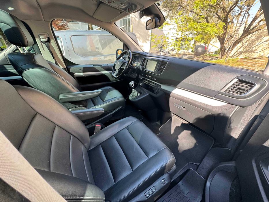 PEUGEOT TRAVELLER 8 Lugares Full Extras
