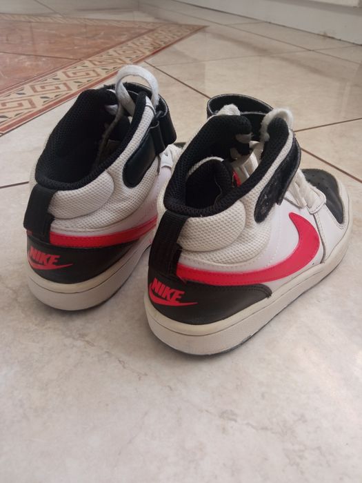 Nike Court Borough Mid 2 rozmiar 35,5 wkładka 22,5cm