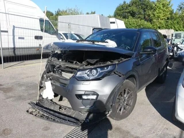 Land rover discovery sport 2.0d 180km uszkodzony