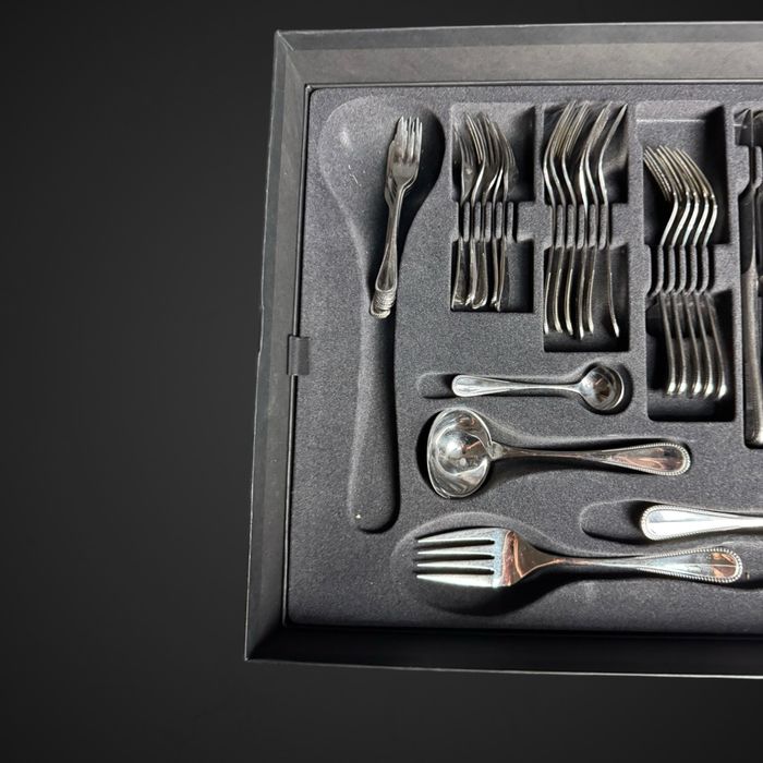 Duży komplet stalowych sztućcy B5/032401