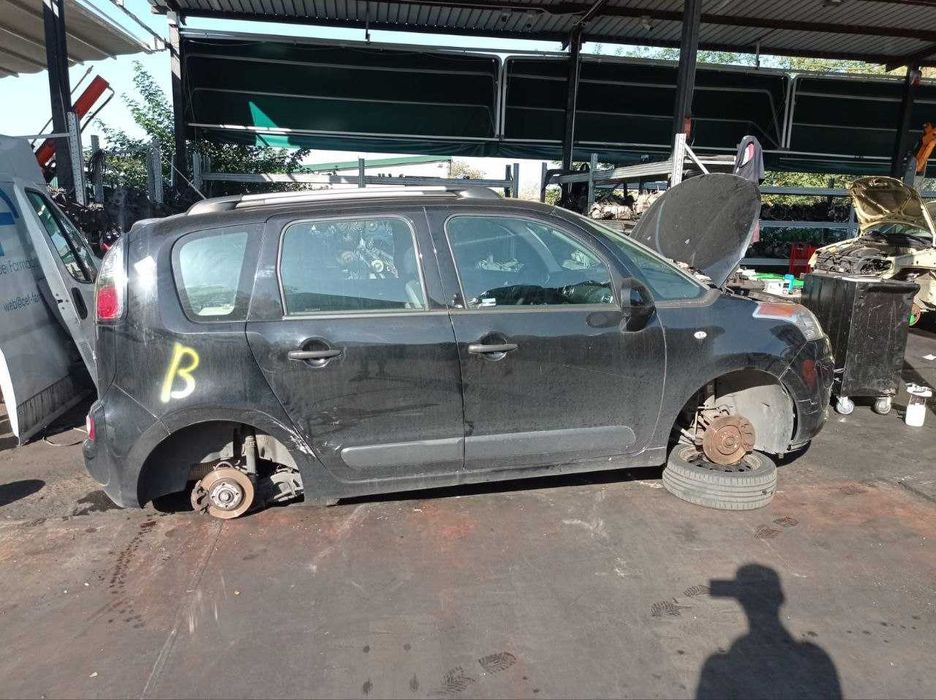 Розборка Citroen C3 Picasso Сітроен с3 пікассо мотор 1.6 HDI