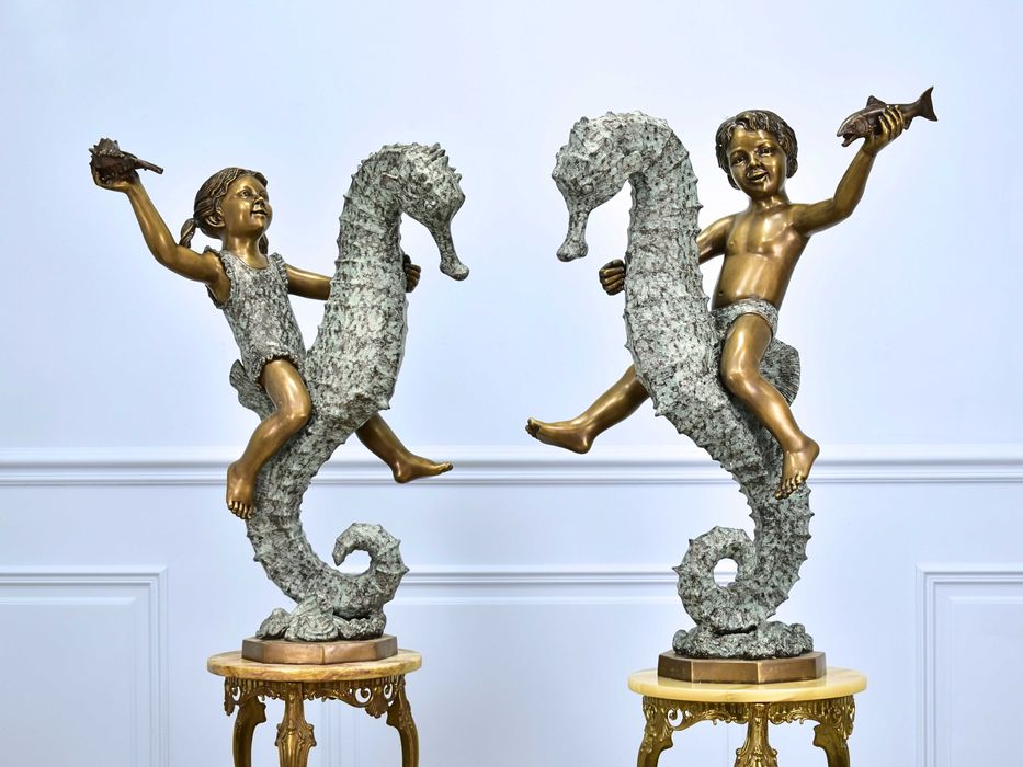 Бронзові скульптури-фонтани «Діти на морських кониках»