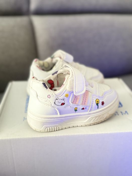 Кросівки весна -осінь - літо