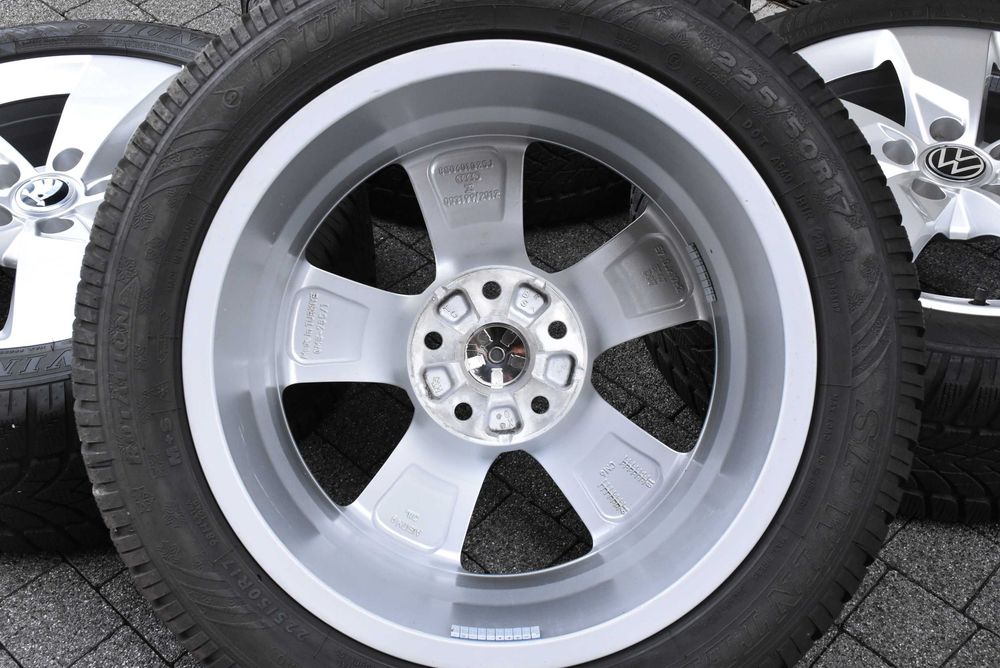 OEM Felgi AUDI A3 8P 8V A4 B5 B6 B7 Q2 VW Golf Passat T-Roc Seat Leon Skoda Octavia 17"