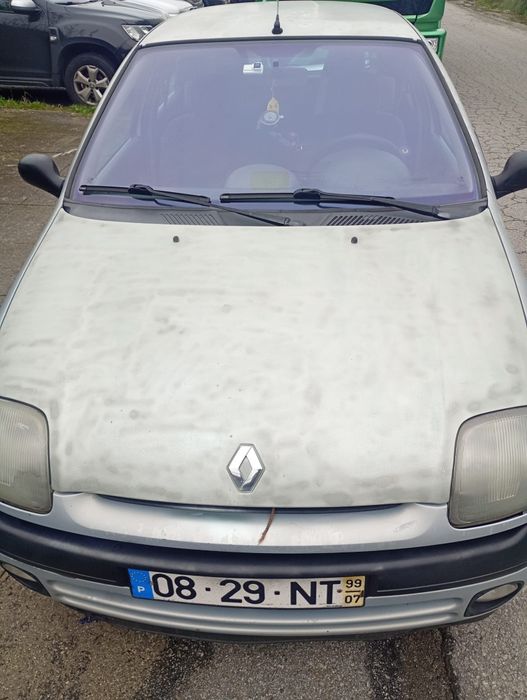 Clio 99 Gasolina, o valor já com a transferência