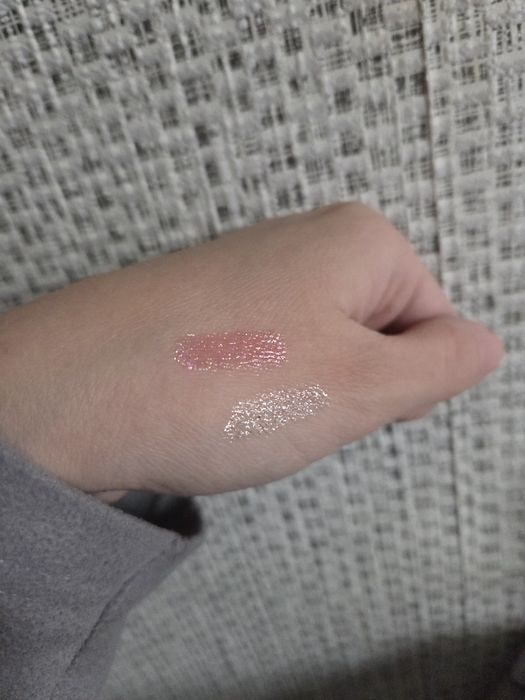 Блестящий блеск для губ