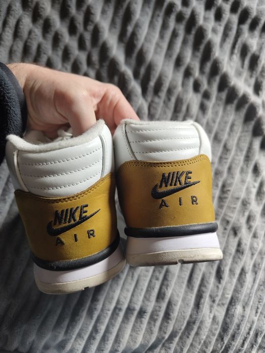 Sapatilhas Nike número 42 em muito boas condições usei só uma vez