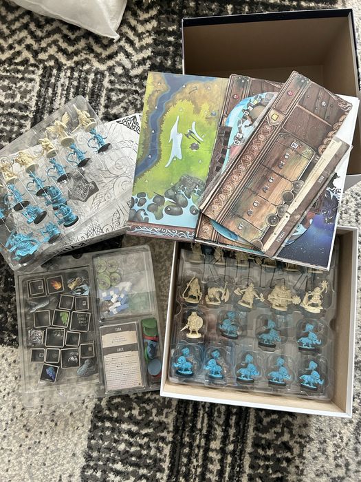 RUNAR + dodatkowe figurki + dodatek TROLL (folia)