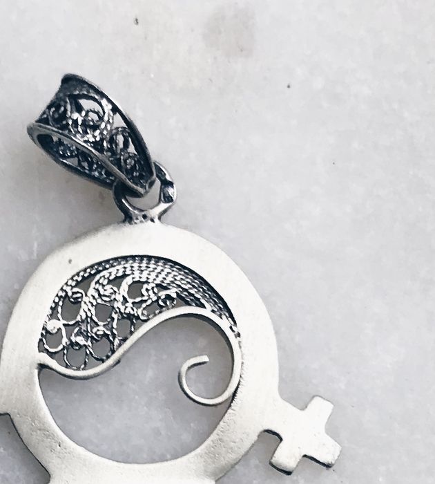 Pendente de prata para colar menina