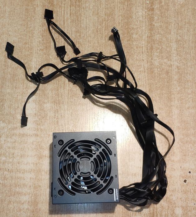 Блок живлення GIGABYTE  GP-P550B (550W)