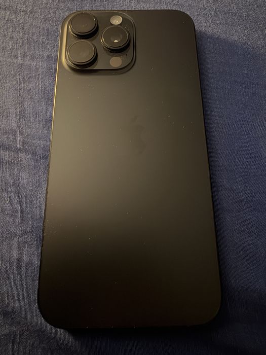 Iphone 16 pro max 1Tb + 5 etui