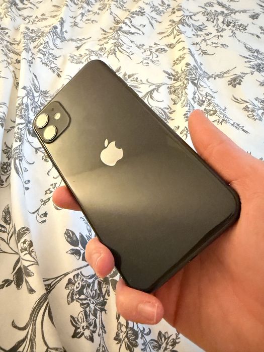 iPhone 11 – 128GB – Preto