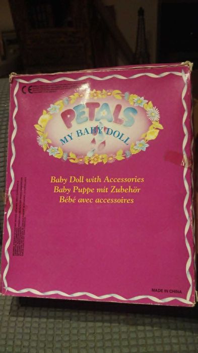 Boneca Antiga "Petals My Baby Doll" com Acessórios em Caixa Vintage