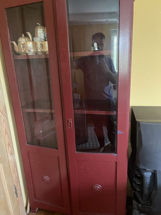 Продам сервант шкаф стенка