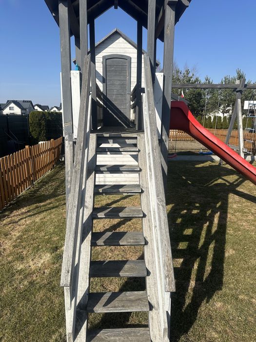 Drewniany plac zabaw