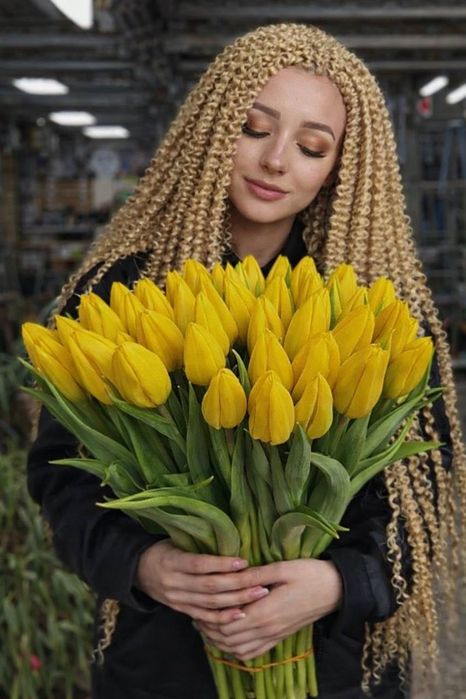 Тюльпани опт- роздріб  букети з доставкою по всій Україні