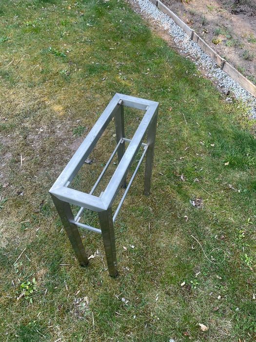 Konsola ze stali nierdzewnej