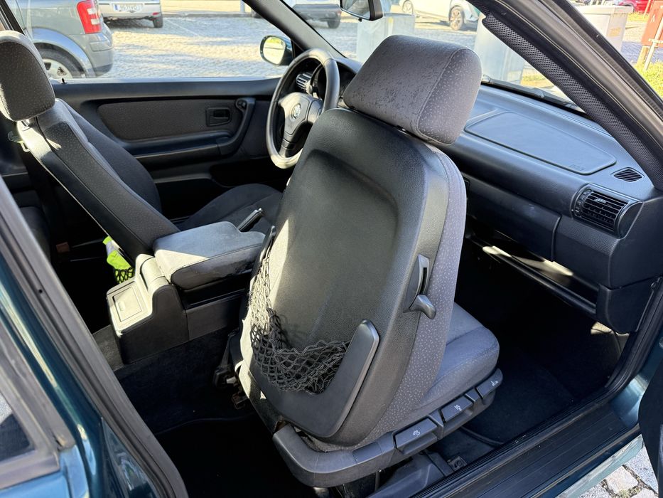 BMW 318 TDS Compact (1995) – Clássico Diesel Fiável