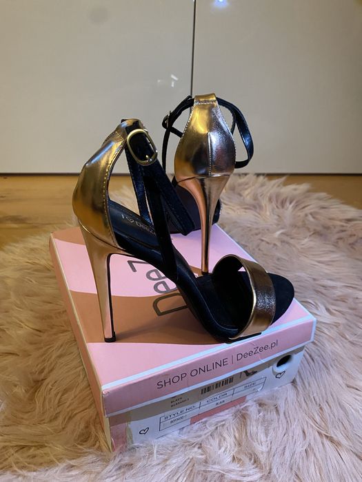 Buty na obcasie /  szpilki / sandaly  DeeZee NOWE
