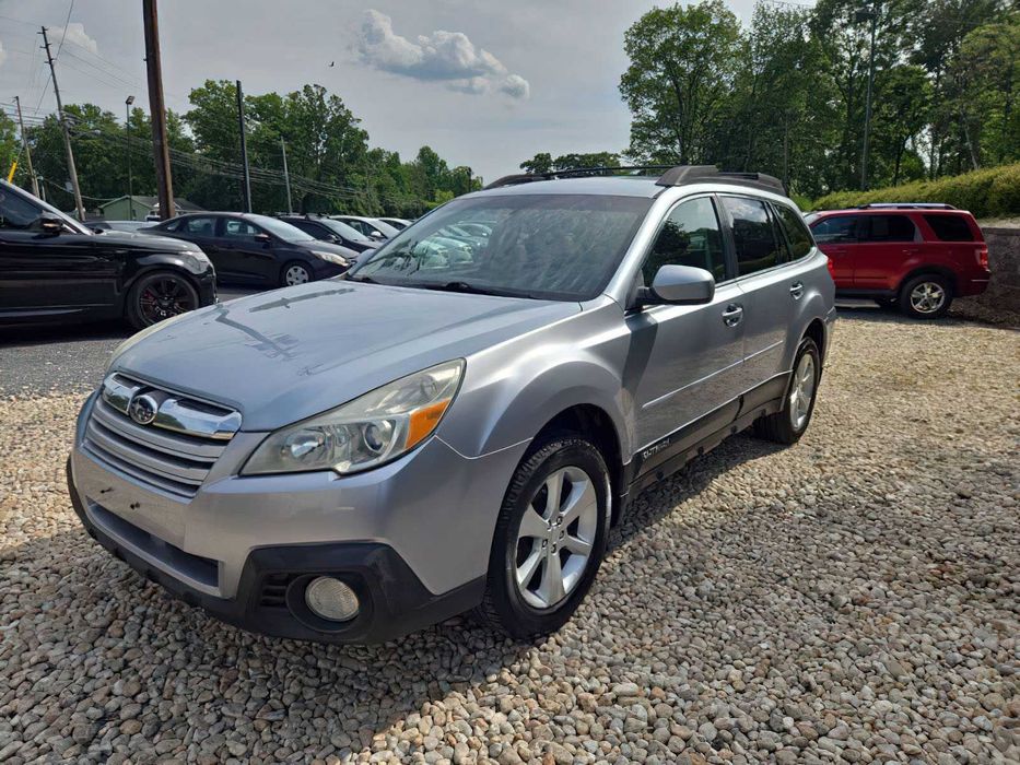 Subaru Outback 2.5i Limited      2013