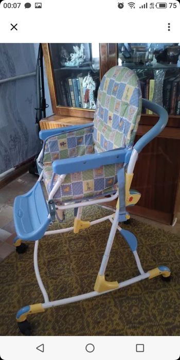 Столік для годування