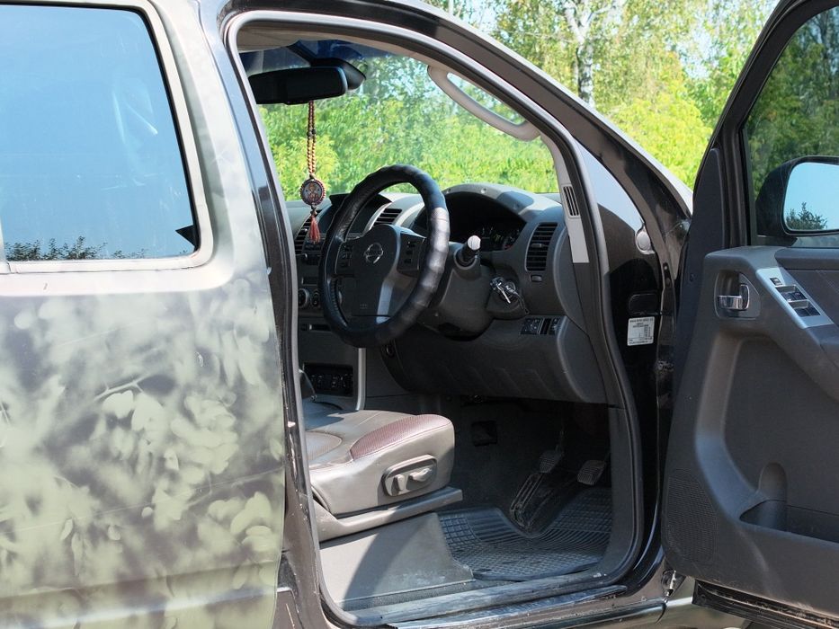 авто Nissan Navara 4x4