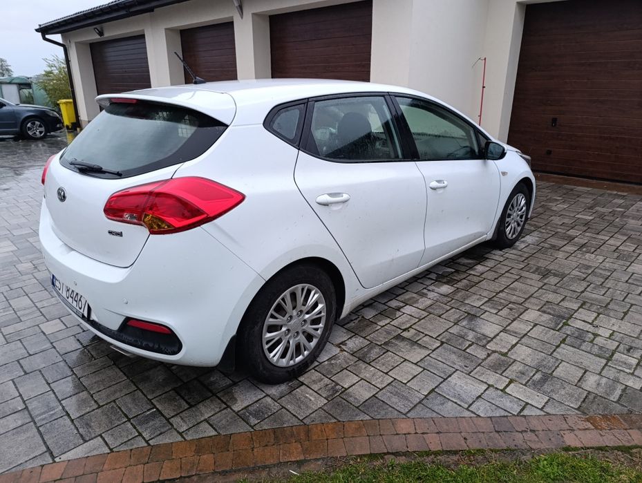 Samochód osobowy kia cee'd