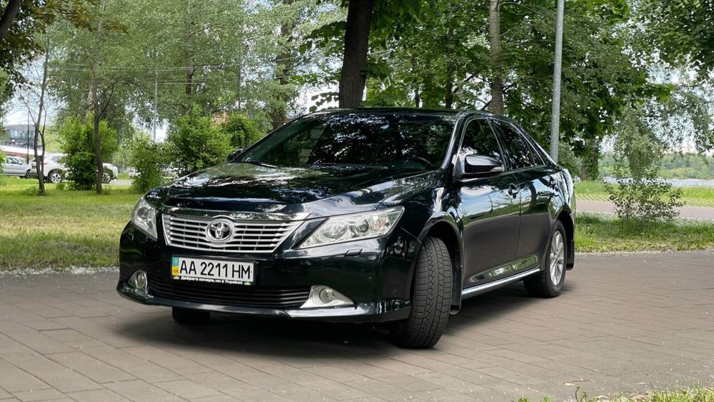 Toyota camry продаж