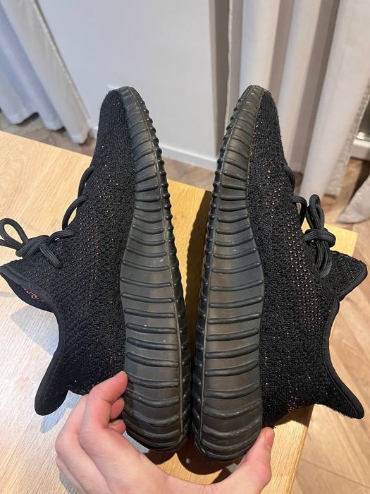 adidas Yeezy boost 350 v2 core black red 44.
