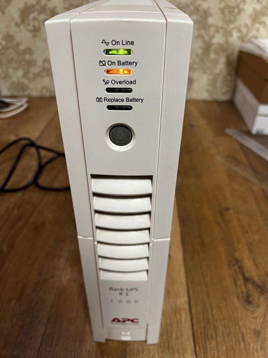 ББЖ APC Back-UPS RS 1000