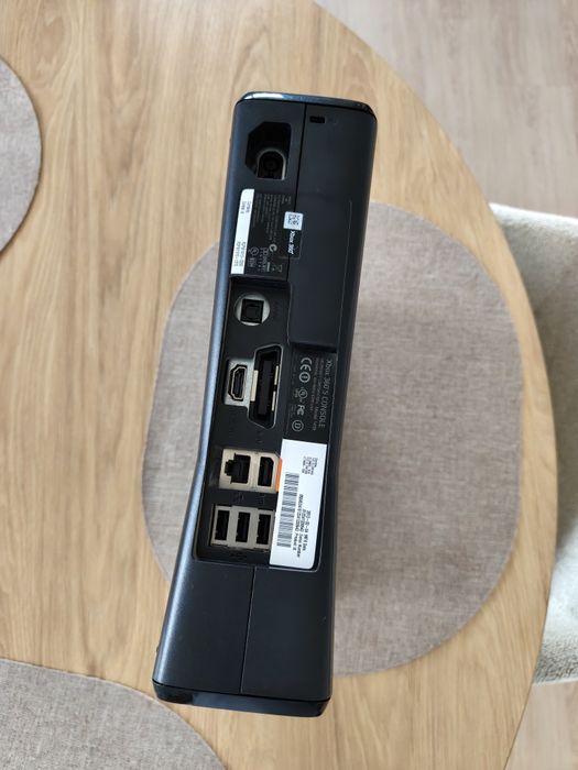 Konsola Xbox 360 slim