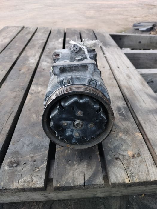 Компресор кондиціонера Volkswagen Caddy DCP32045