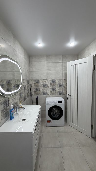 Сдам шикарную двухкомнатную квартиру в Новострое Капитан !!!