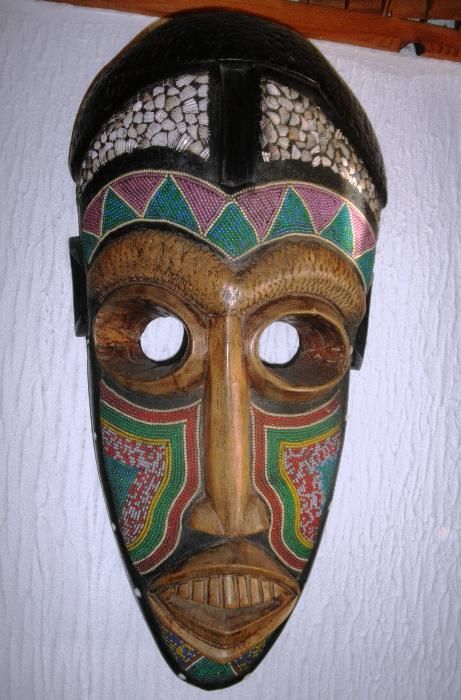 Máscara Africana Missangas