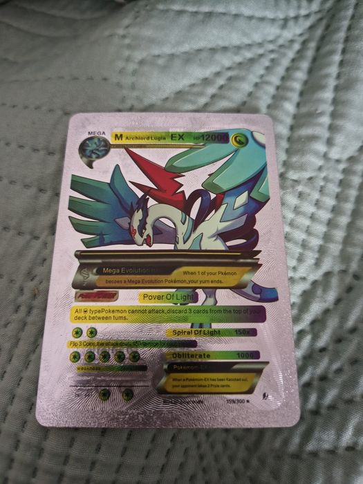 Karty z serii Pokemon.