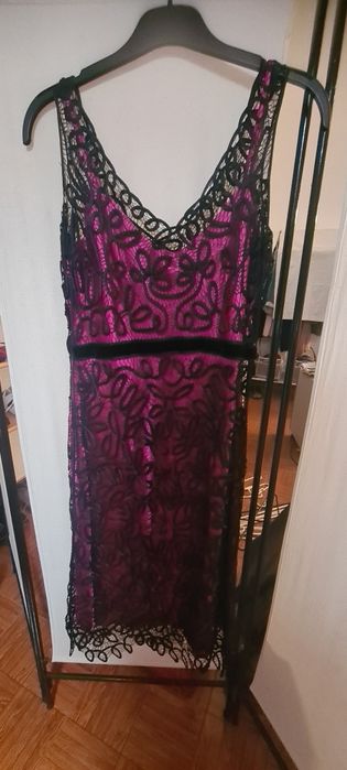 Vendo vestido de festa.