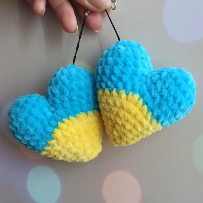 Символічний брелок сердечко прапор України синьо-жовтий український