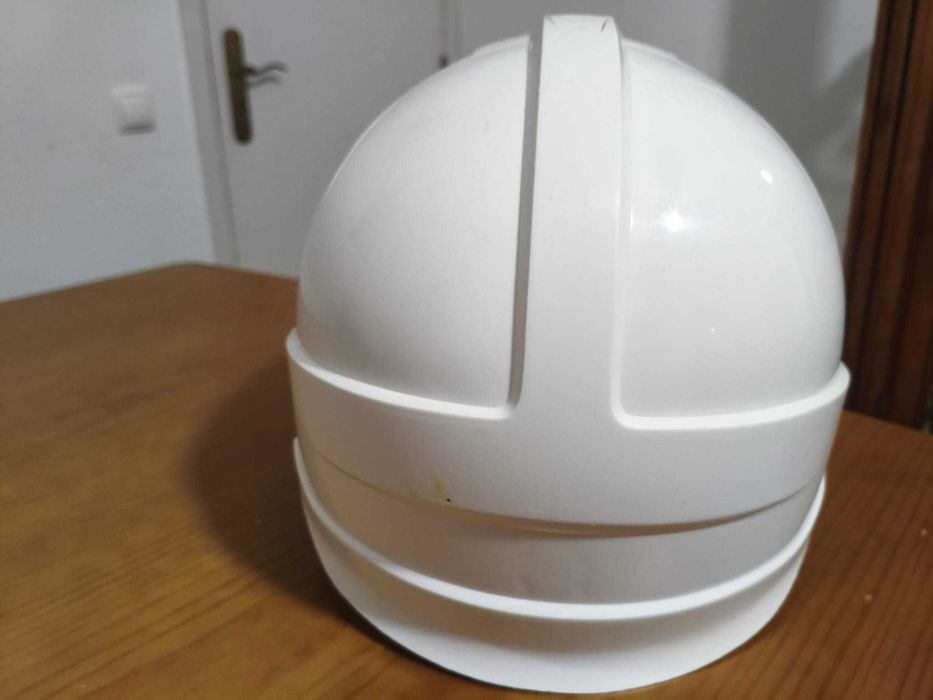 Capacete de proteção com viseira integrada