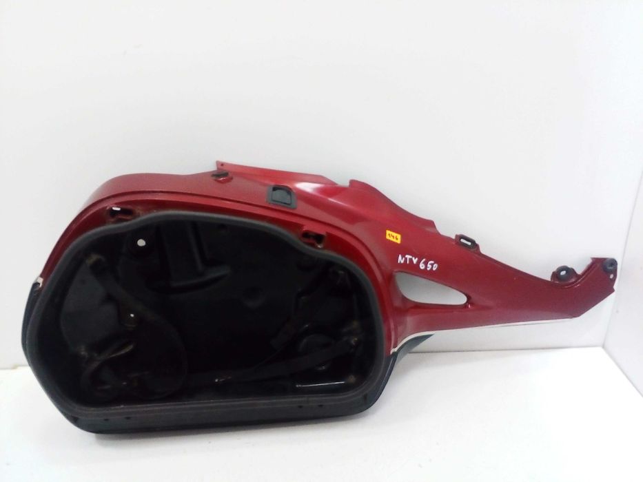 Honda ntv 650 deauville prawy kufer schowek gitara