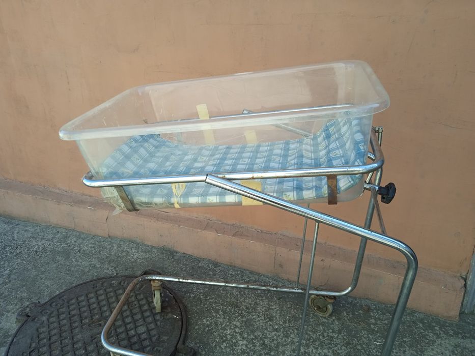 Кроватка детская  кувез медицинская