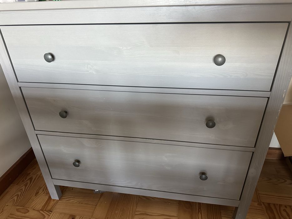 Vendo cómoda IKEA HEMNES, cor cinza