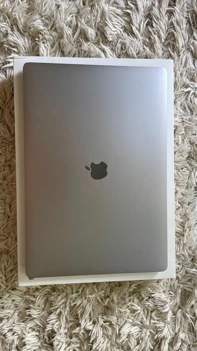 MacBook Pro 16" i7 2.6GHz, Radeon 4GB, SSD 512GB, 16GB RAM jak nowy