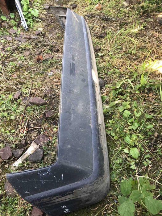 Бампер задній задний Mercedes 190 W201 1987 Мерседес 2018850505