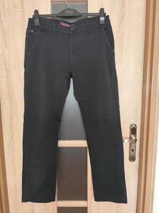 5. Ciemno szare proste spodnie męskie rozmiar M/L