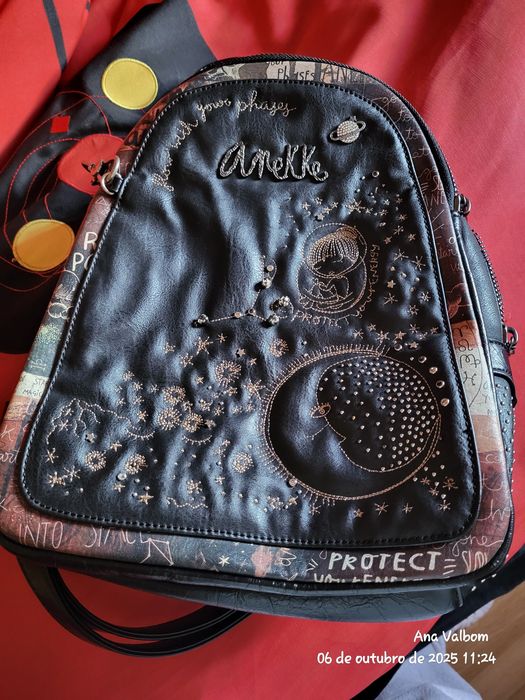 Mochila Anekke em bom estado